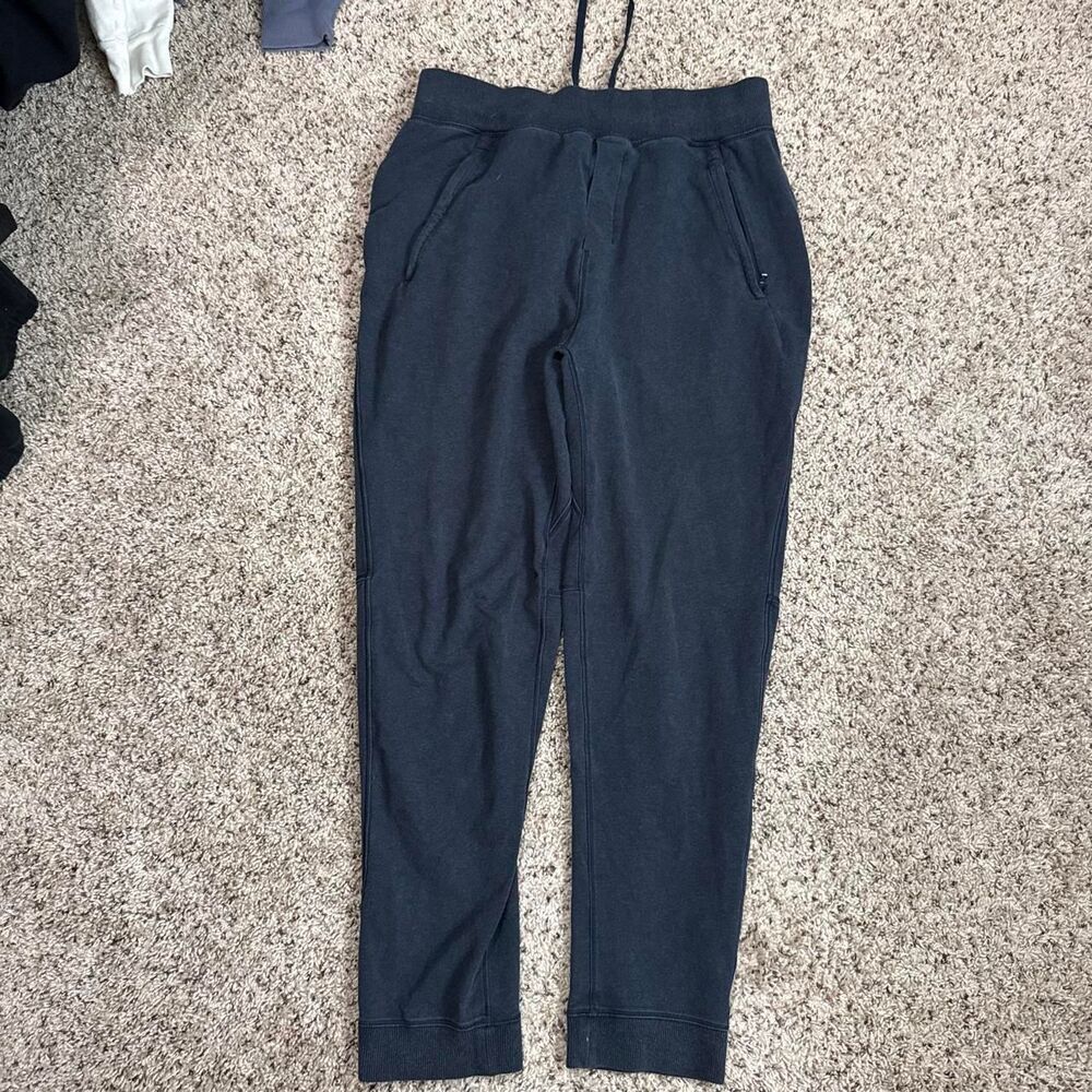 Lululemon Men's Grey and Black Joggers-tracksuits